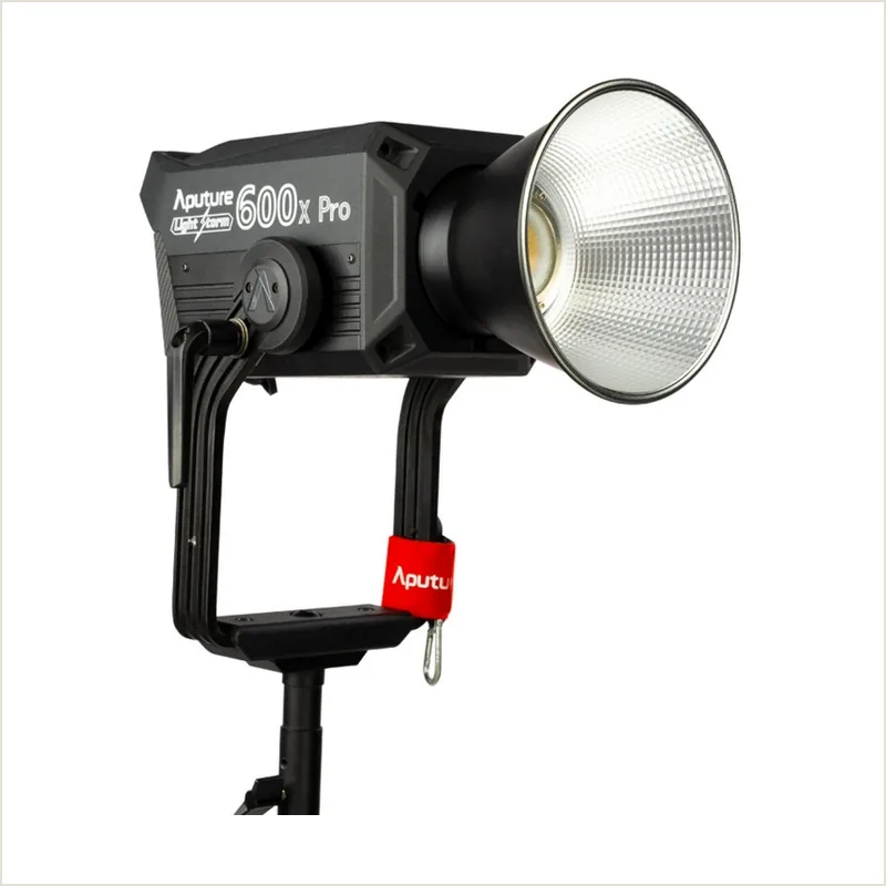 Светодиодный осветитель Aputure Light Storm LS 600X Pro V-mount kit (2700-6500K)